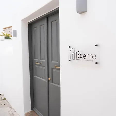 The Lithos By A Terre Cave סנטוריני