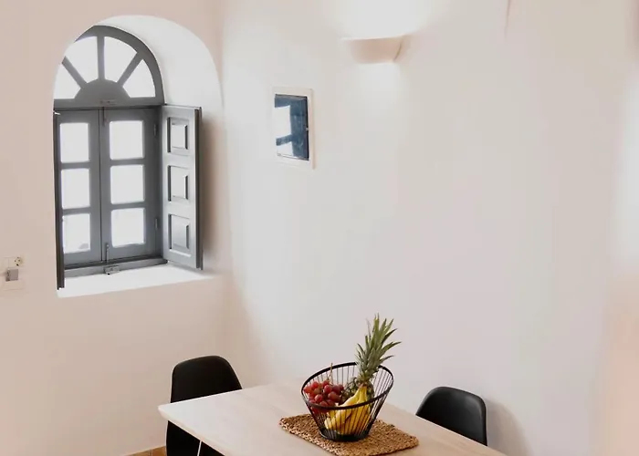 The Lithos By A Terre Cave Тира